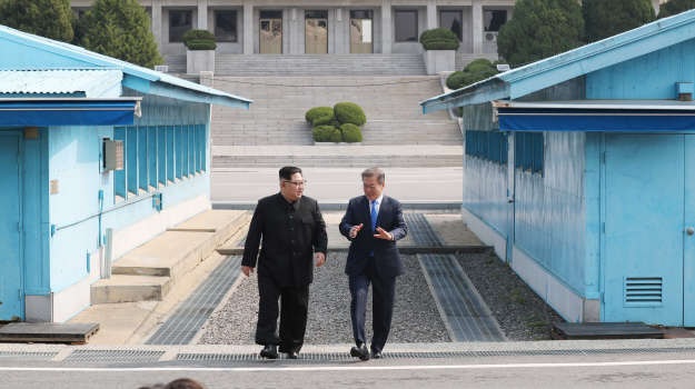 Rencontre au sommet entre les deux Corées. Coree_presidents